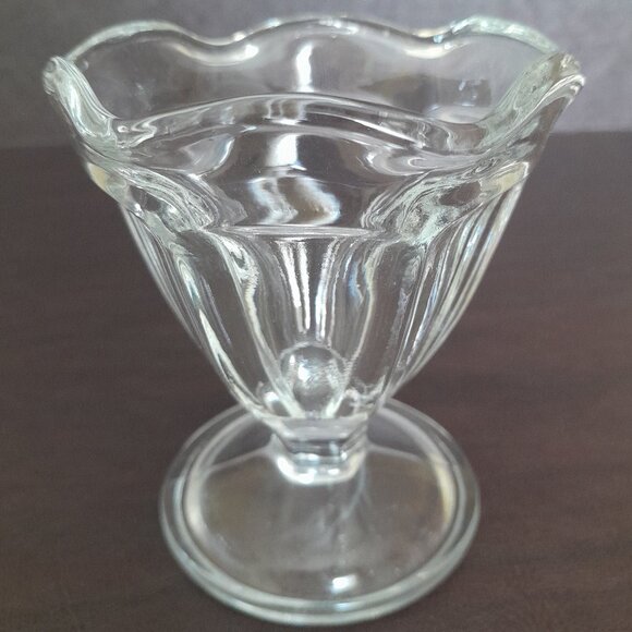 VTG Sundae/Ice Cream Pedestal Dishes, Set of 6 - Picture 3 of 3